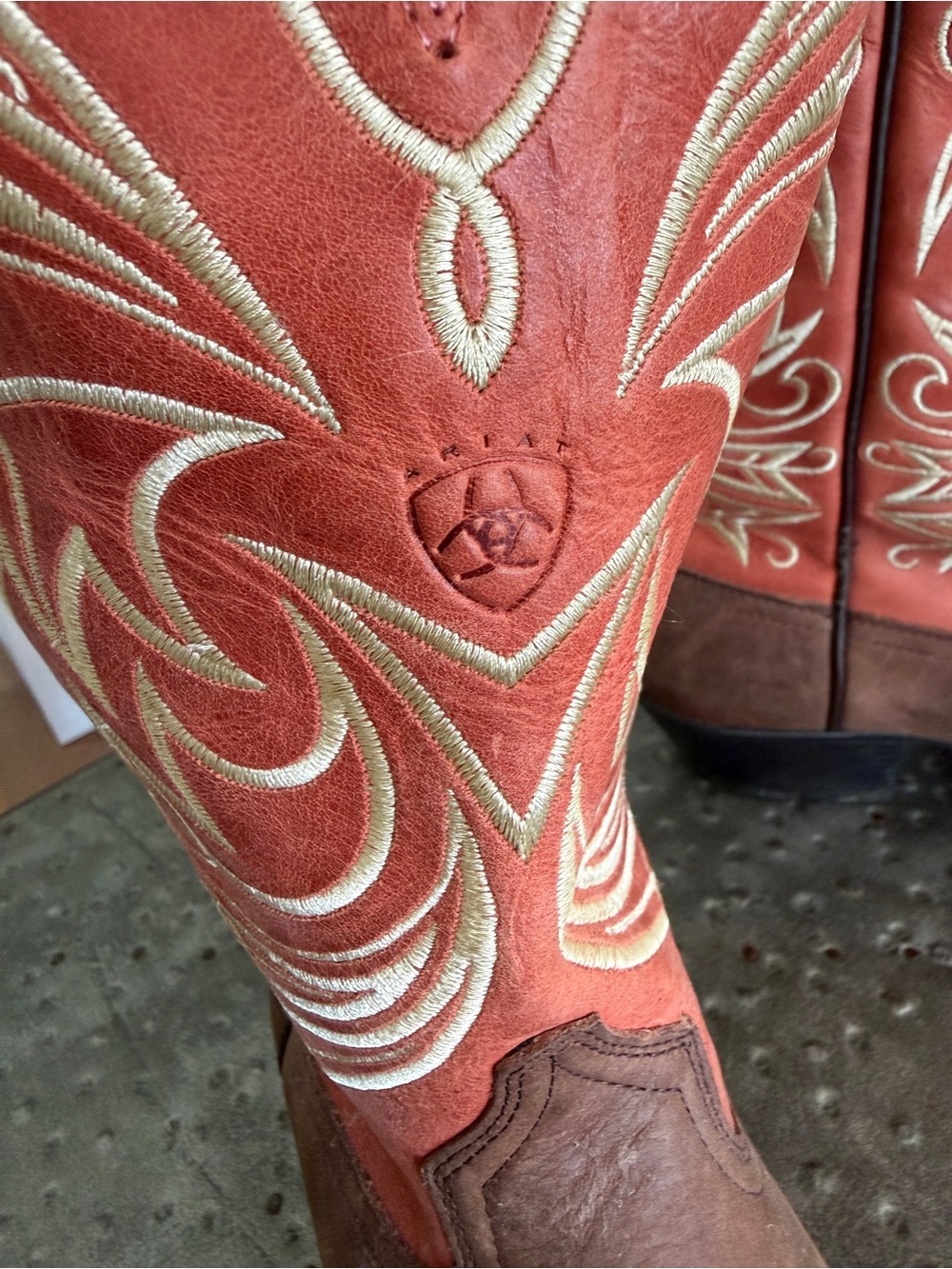 ARIAT Women’s Cowboy Boots with Embroidery Design. Chocolate/burnt orange. 9. - Picture 4 of 6